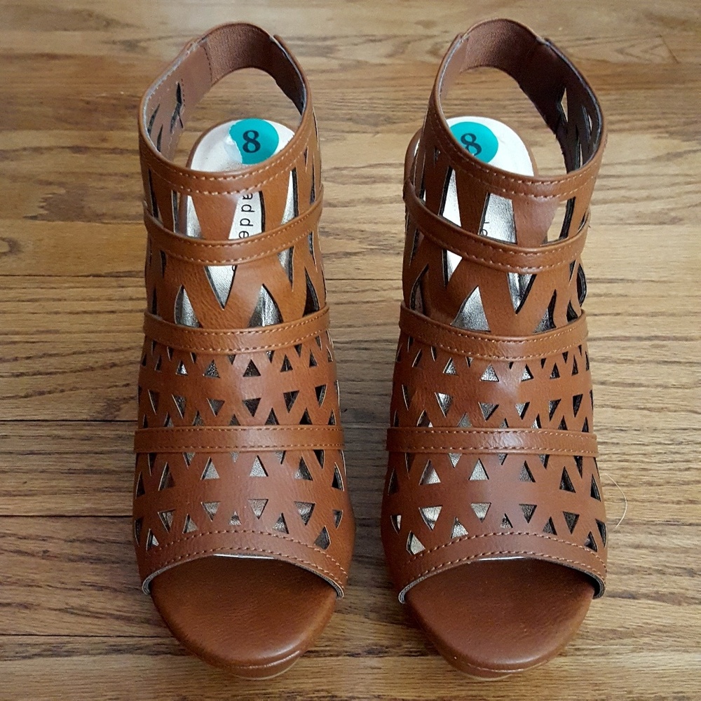 Madden Girl Brown Wedges